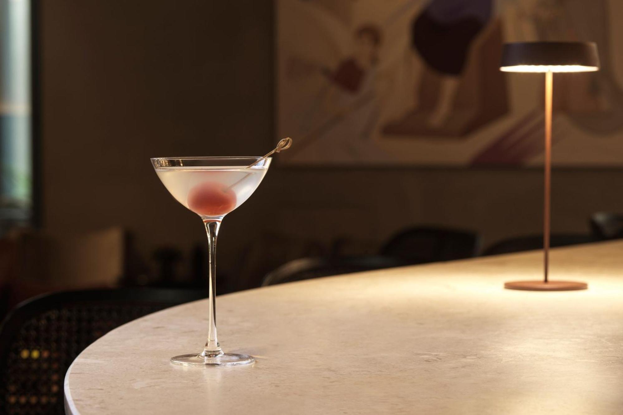 Monasty, Thessaloniki, Autograph Collection Hotel Kültér fotó A Vesper cocktail