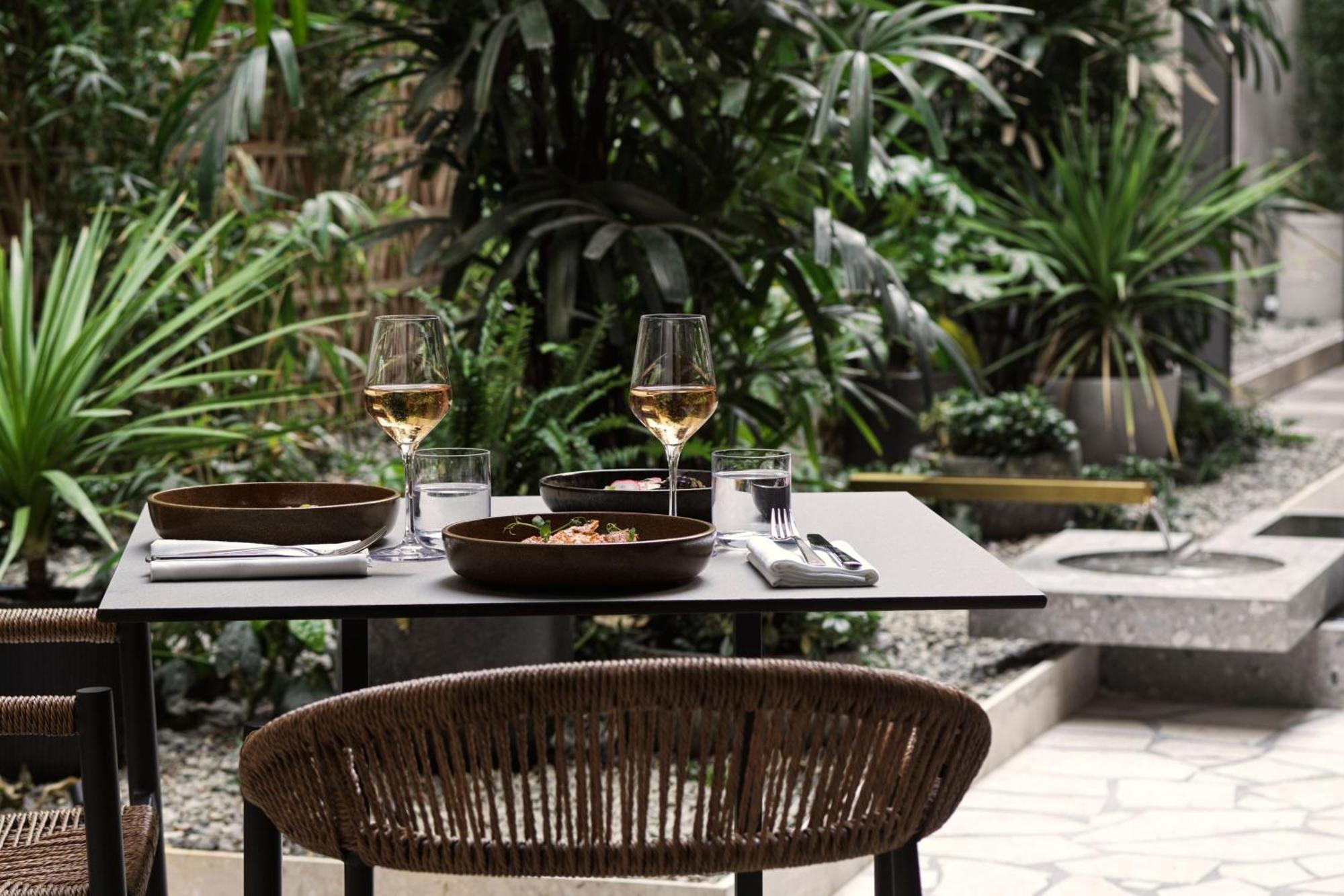 Monasty, Thessaloniki, Autograph Collection Hotel Kültér fotó The restaurant's garden