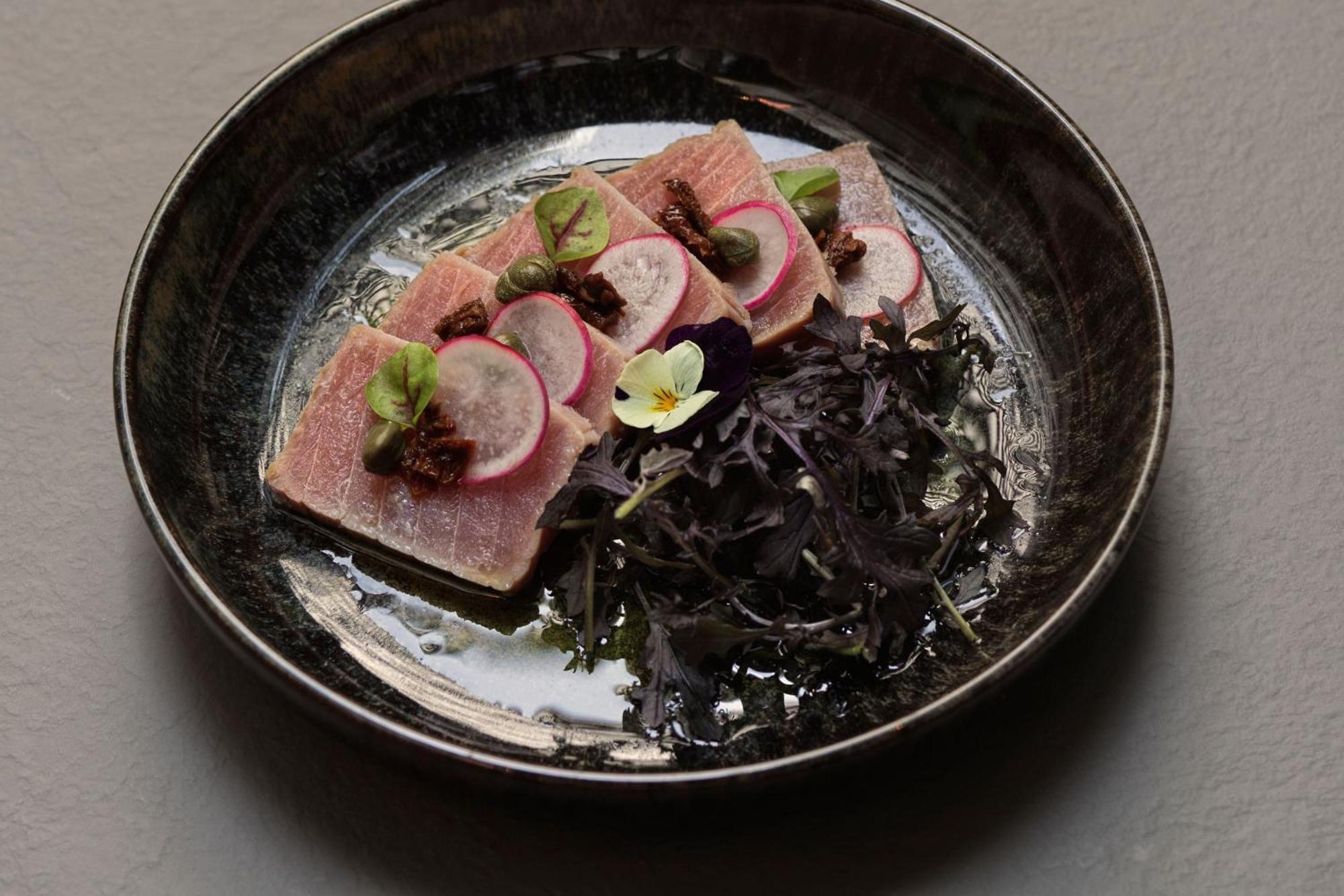 Monasty, Thessaloniki, Autograph Collection Hotel Kültér fotó Tuna sashimi