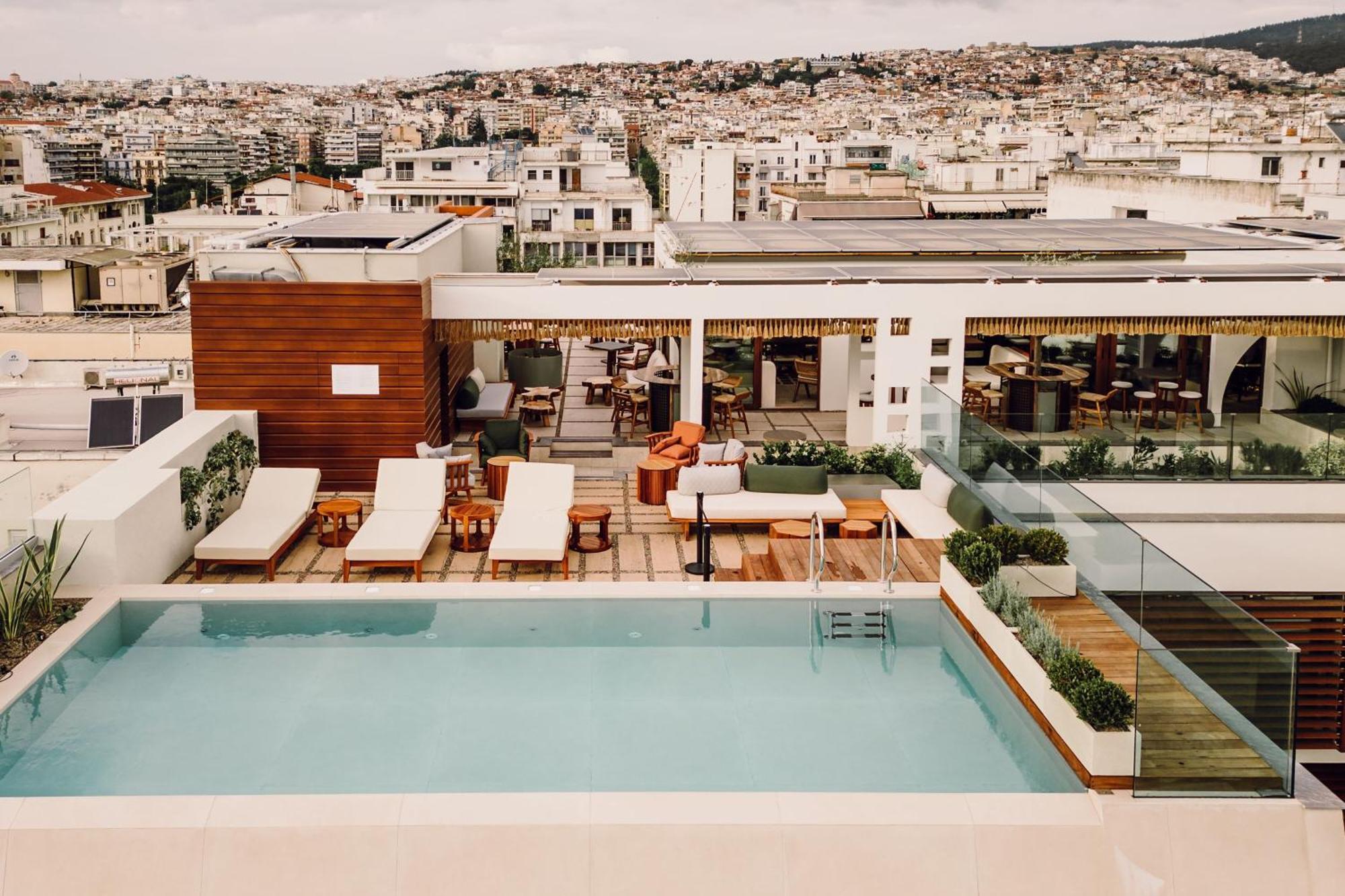 Monasty, Thessaloniki, Autograph Collection Hotel Kültér fotó The hotel's rooftop pool