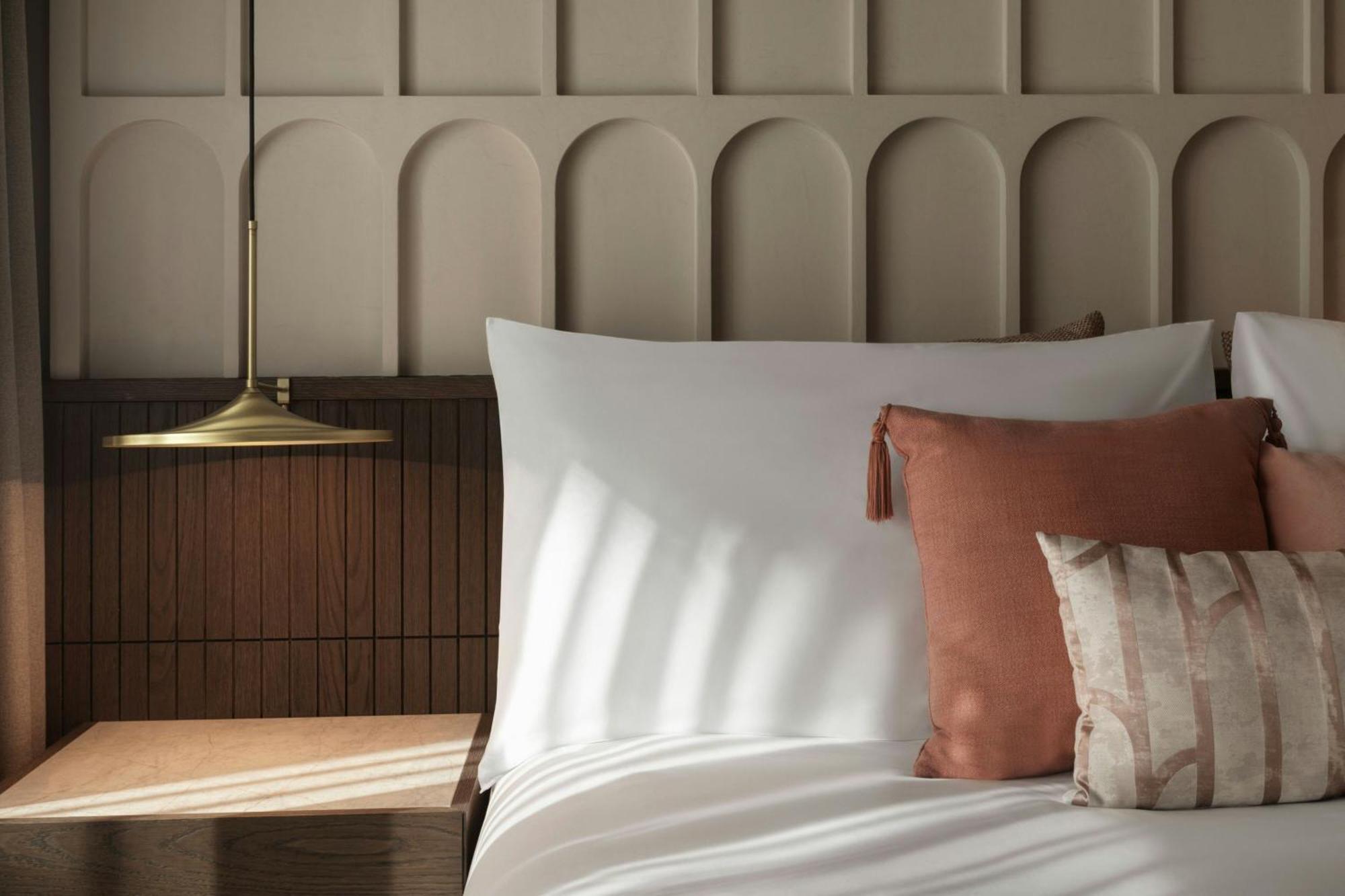 Monasty, Thessaloniki, Autograph Collection Hotel Kültér fotó A bed with a nightstand