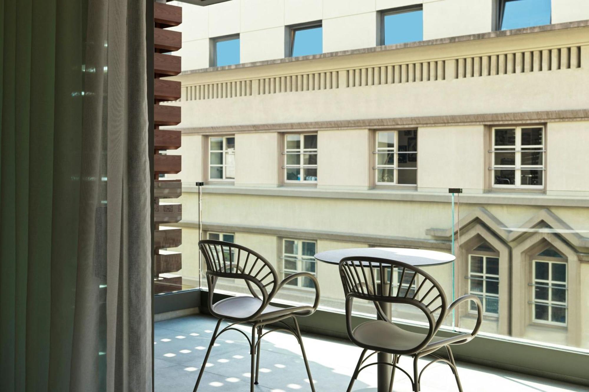 Monasty, Thessaloniki, Autograph Collection Hotel Kültér fotó A balcony at the hotel