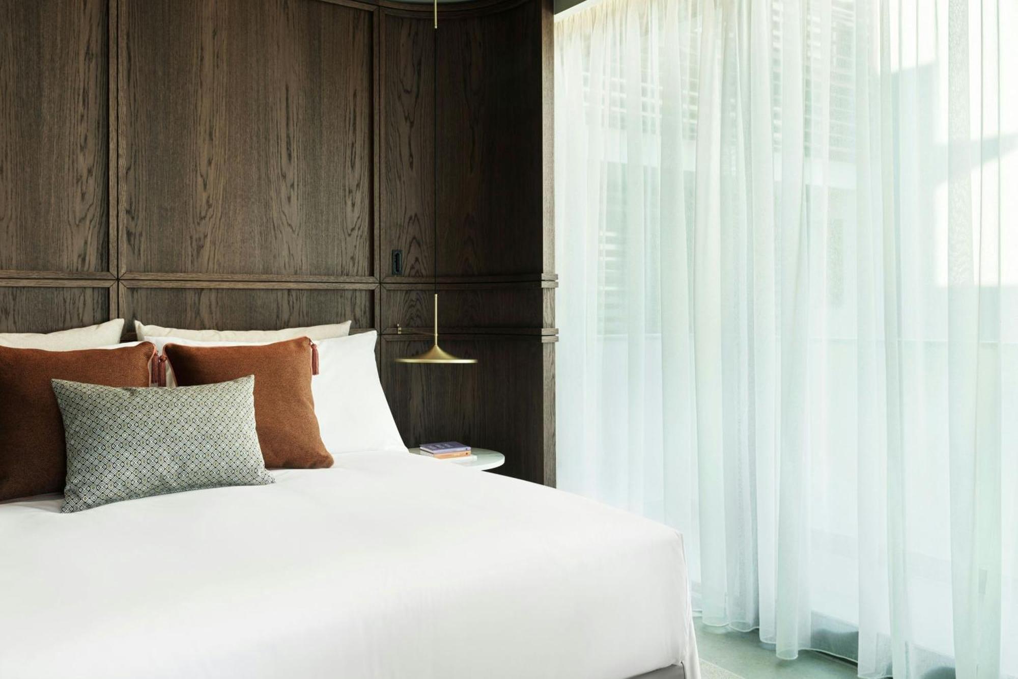 Monasty, Thessaloniki, Autograph Collection Hotel Kültér fotó A bedroom at the hotel
